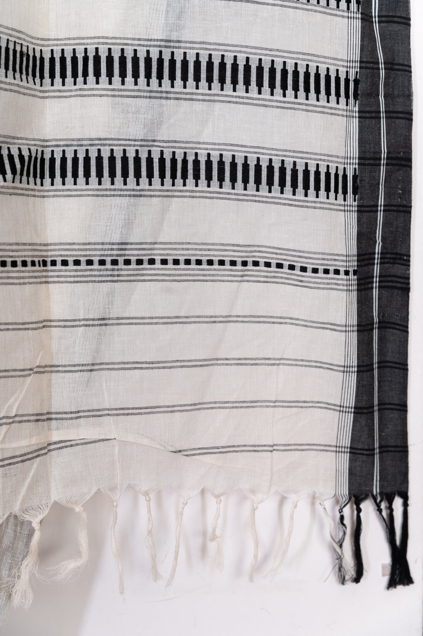 Kora Begumpuri with black motifs