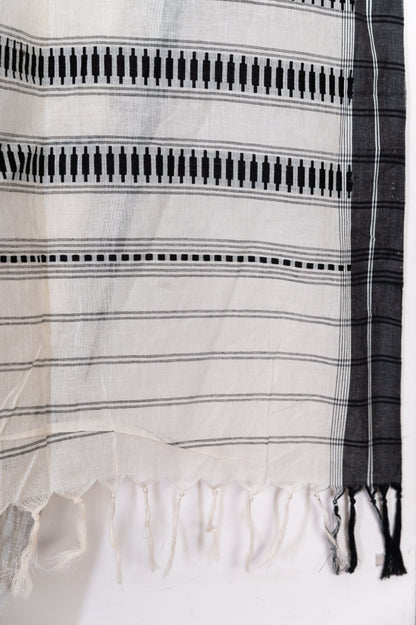 Kora Begumpuri with black motifs