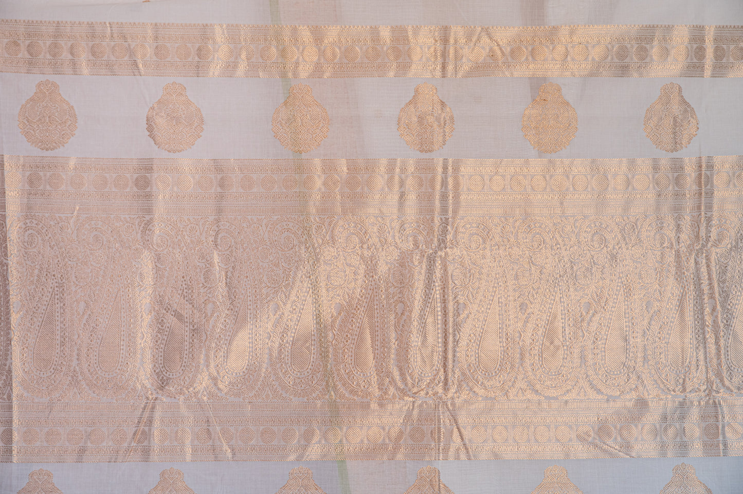 Kora Kanchi cotton with zari