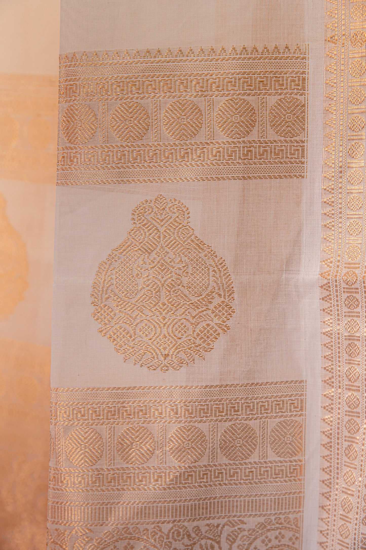 Kora Kanchi cotton with zari